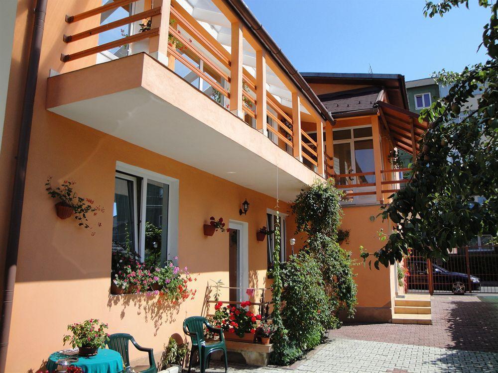 Suri Guesthouse Brașov Exterior foto